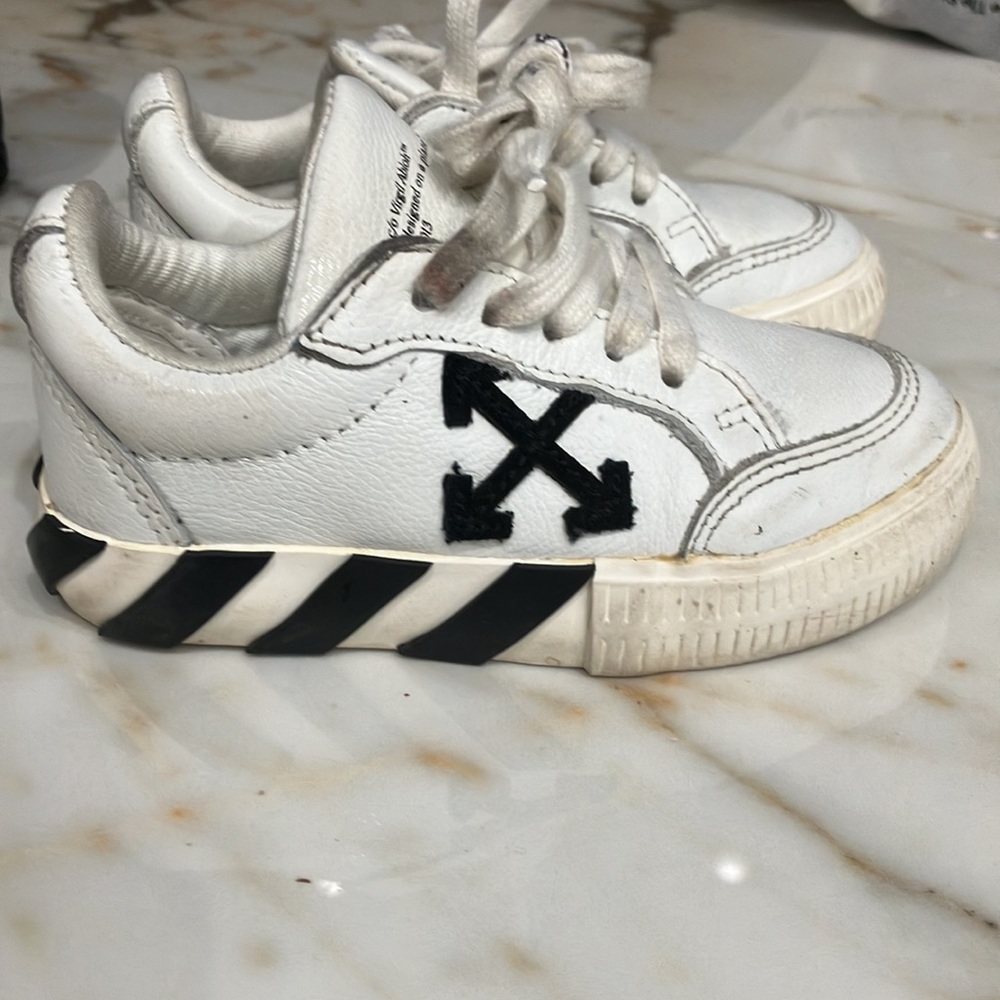 Off white - Picture 2 of 5